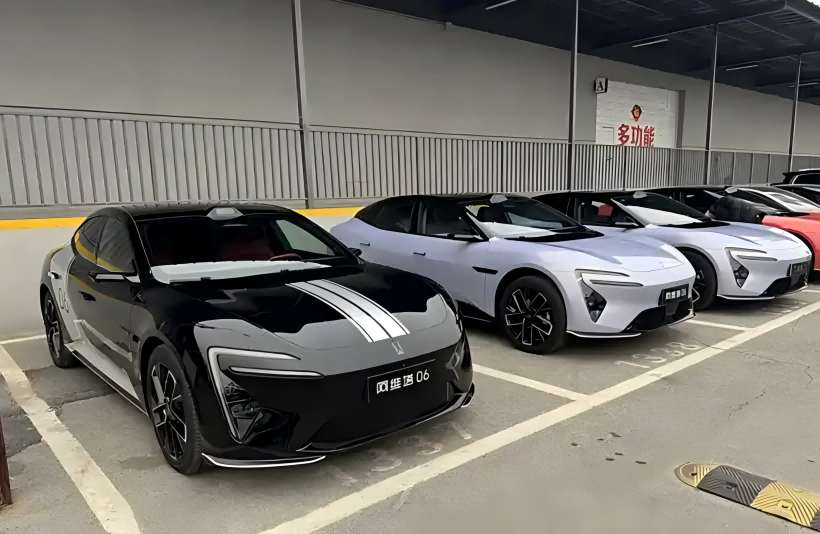 The actual images of the Avita 06 have been revealed, with the car expected to go on sale in April and an estimated price of around 250,000 yuan.