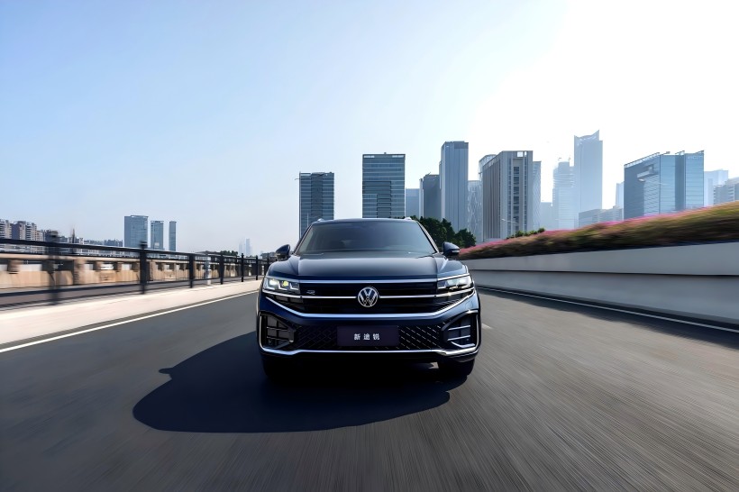 Appearance and Configuration Upgraded: New Volkswagen Touareg 2.0TSI Ruiying Version Launched, Priced at 558,800 Yuan