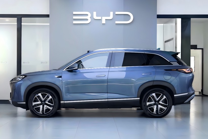 The BYD Seal 07 DM-i Intelligent Driving Version, with an estimated starting price of 250,000 yuan and expected to hit the market soon, has arrived at dealerships.