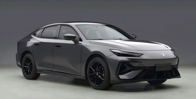 Application Image of the New Chang'an UNI-V: Instantly Transforms into a 