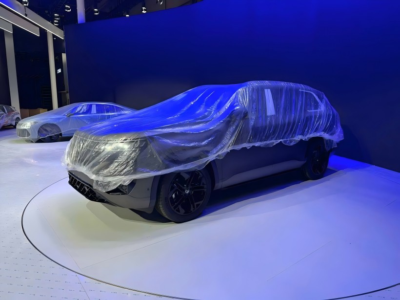 Venue Exploration at the 2025 Shanghai Auto Show: Suspected Tuned Teramont Pro Vehicle Exposed, Equipped with Smoked Sport Kit