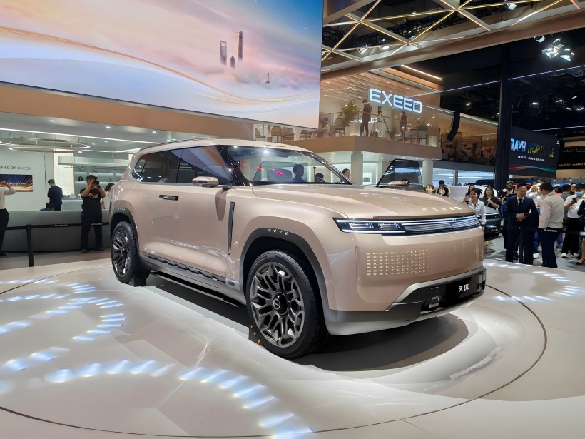 2025 Shanghai Auto Show: Starway Tianji Concept Car Unveiled, Positioned as a Large 6 - seater Leisure SUV