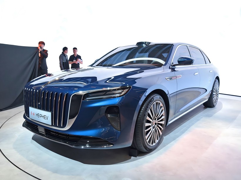 The Hongqi H9 PHEV, powered by a 2.0T plug - in hybrid powertrain and equipped with an active suspension, will be launched in the second half of 2025.
