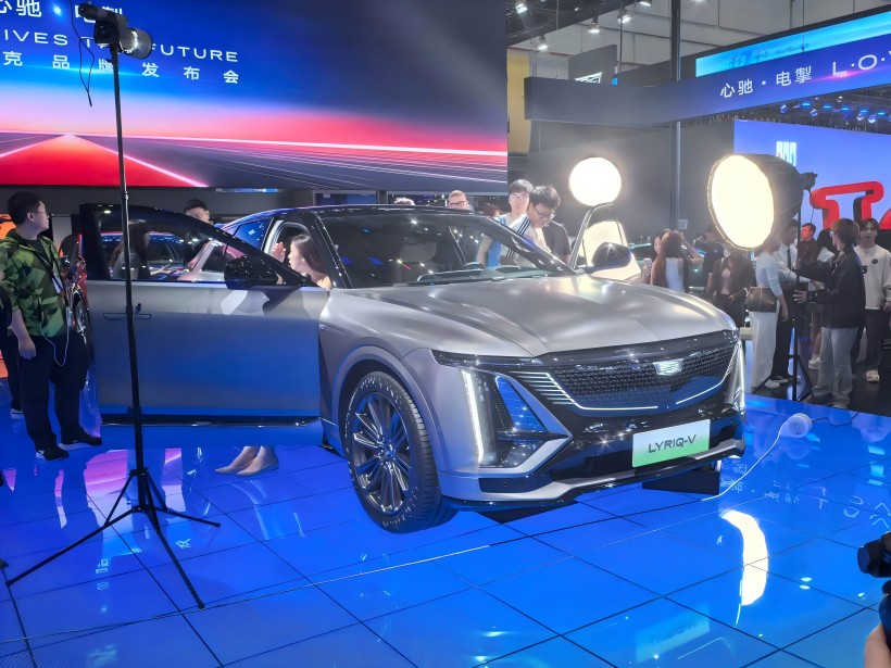 The high - performance version of the IQ锐歌! The Cadillac LYRIQ - V will be launched within this year.