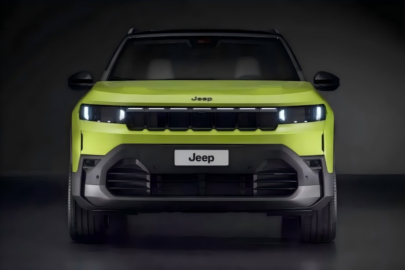 Speculated official images of the all-new Jeep Compass have been leaked, with potential release within this year. The vehicle is expected to offer pure electric, mild hybrid, and plug-in hybrid powertrain options